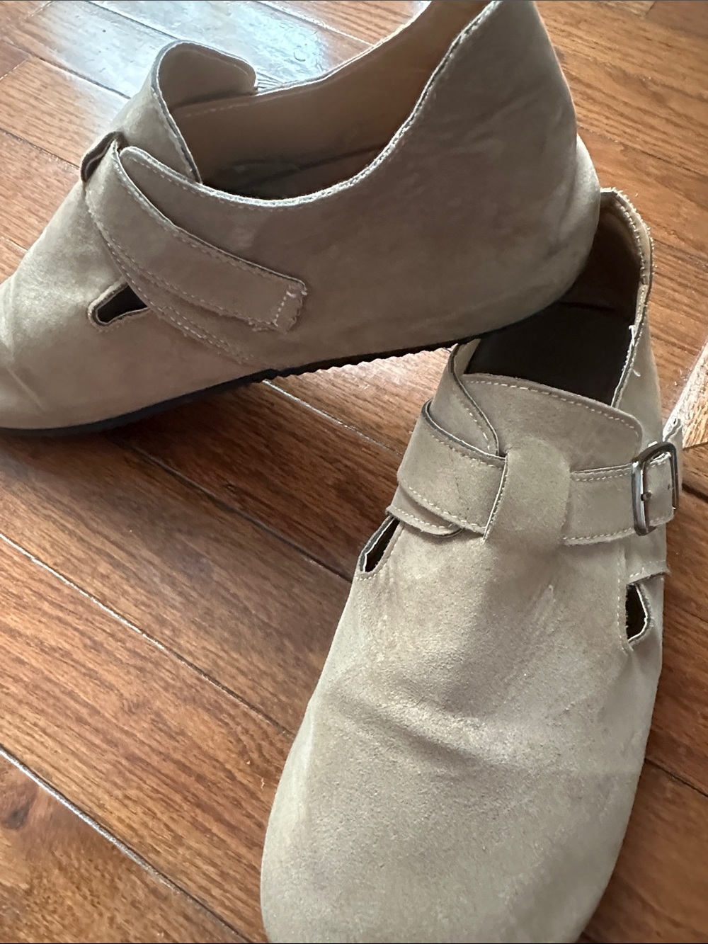Shoes like Birkenstocks but not think they are a size 8